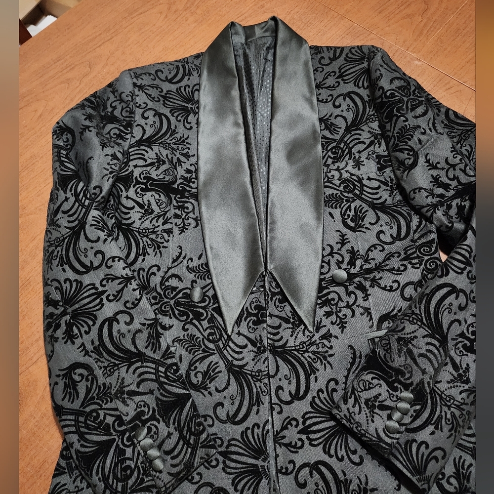 NWOT - Elegant Black and Gray Floral Blazer - Picture 2 of 9